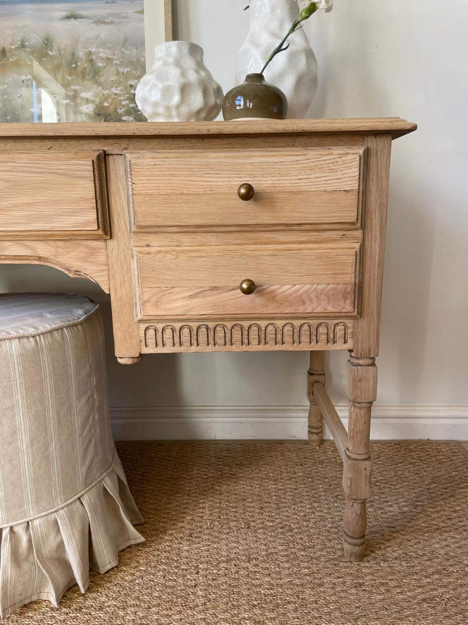 Magnolia dressing Table
