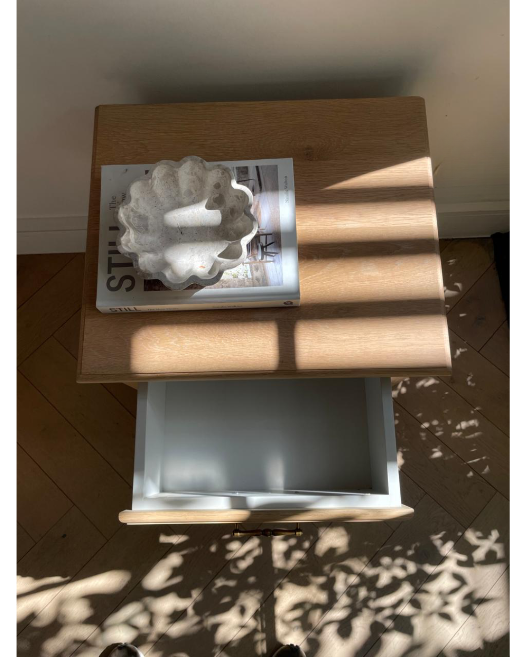 Daisy Bedside Table (White Willow Collection)