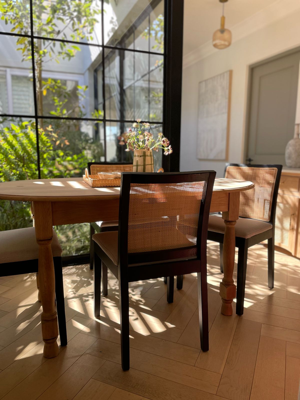 The Oxford Dinning Table