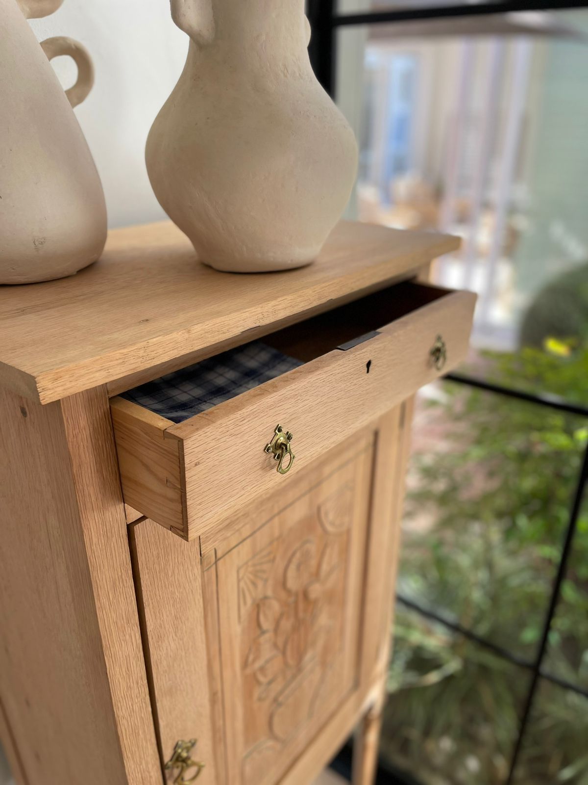 Wildflower drinks cabinet
