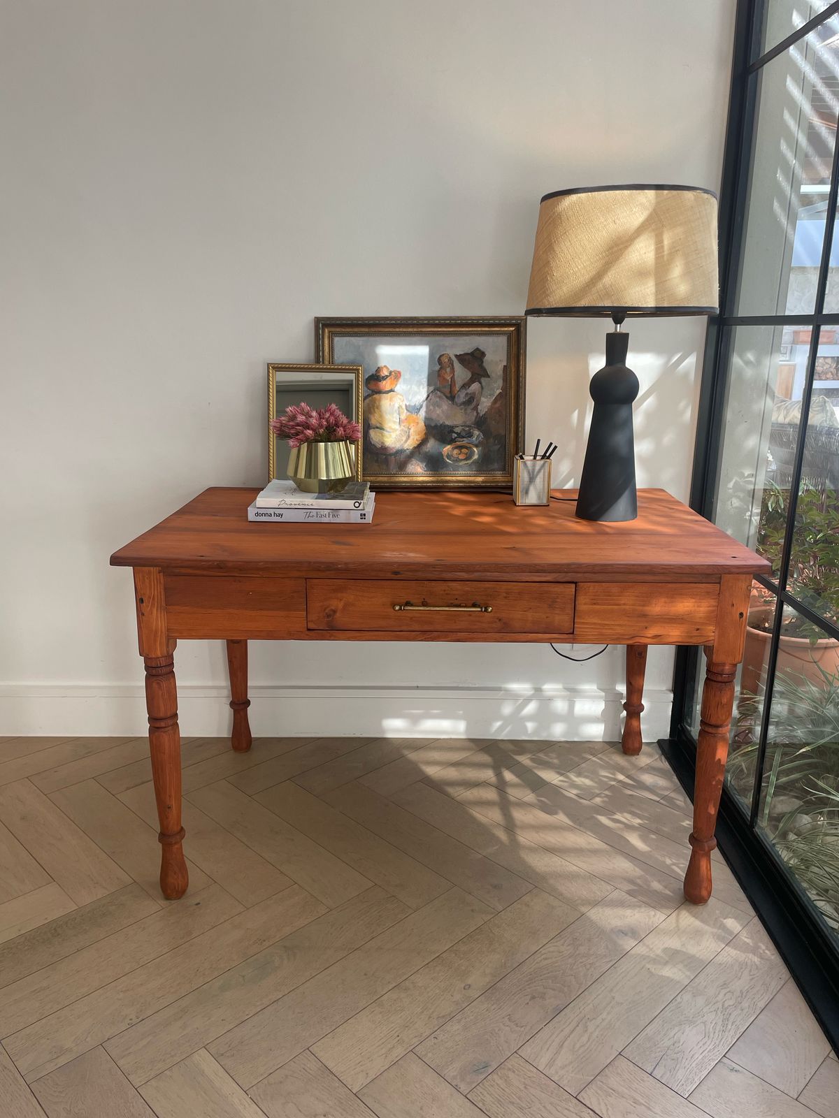 Noval Desk
