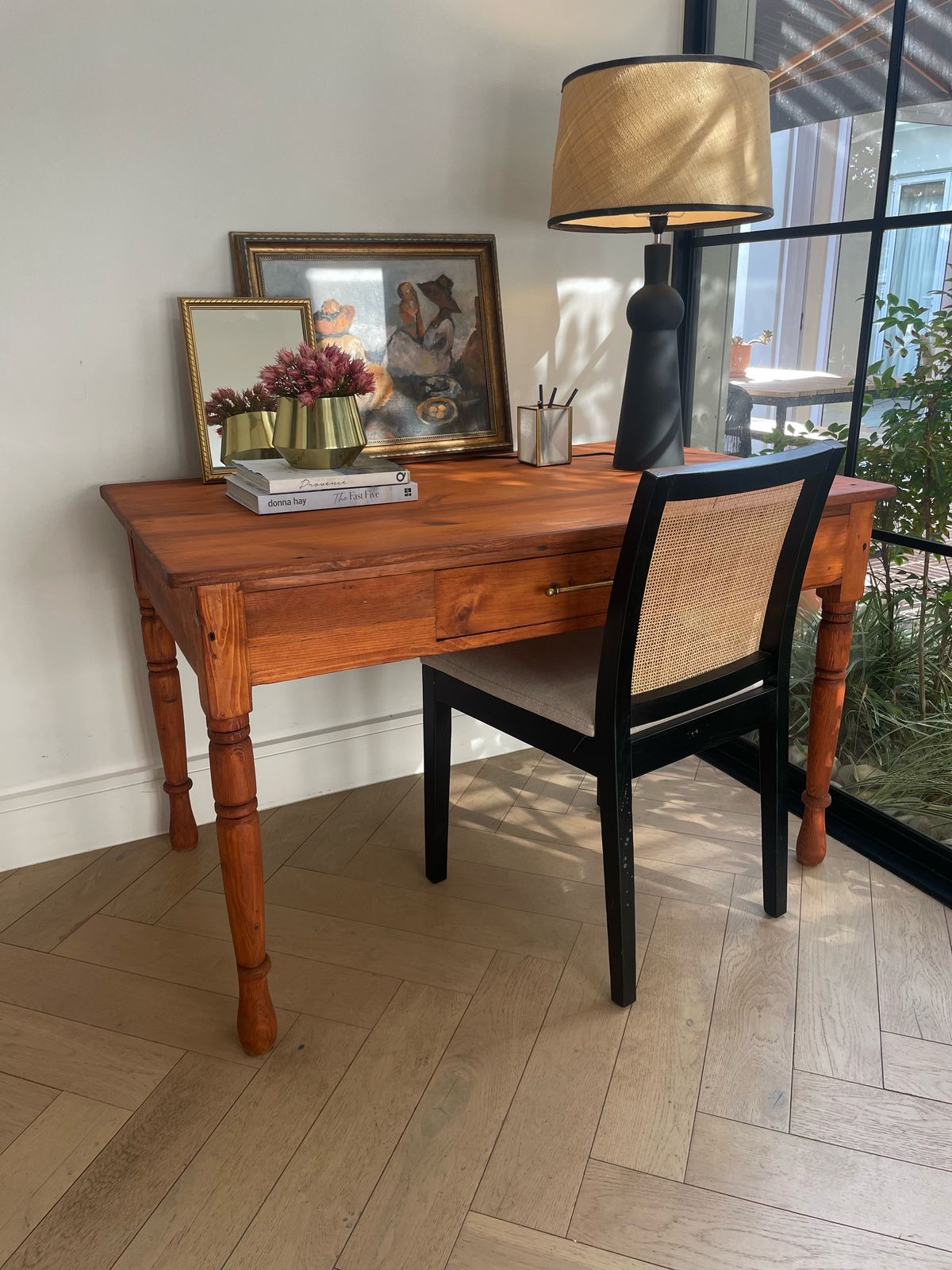 Noval Desk