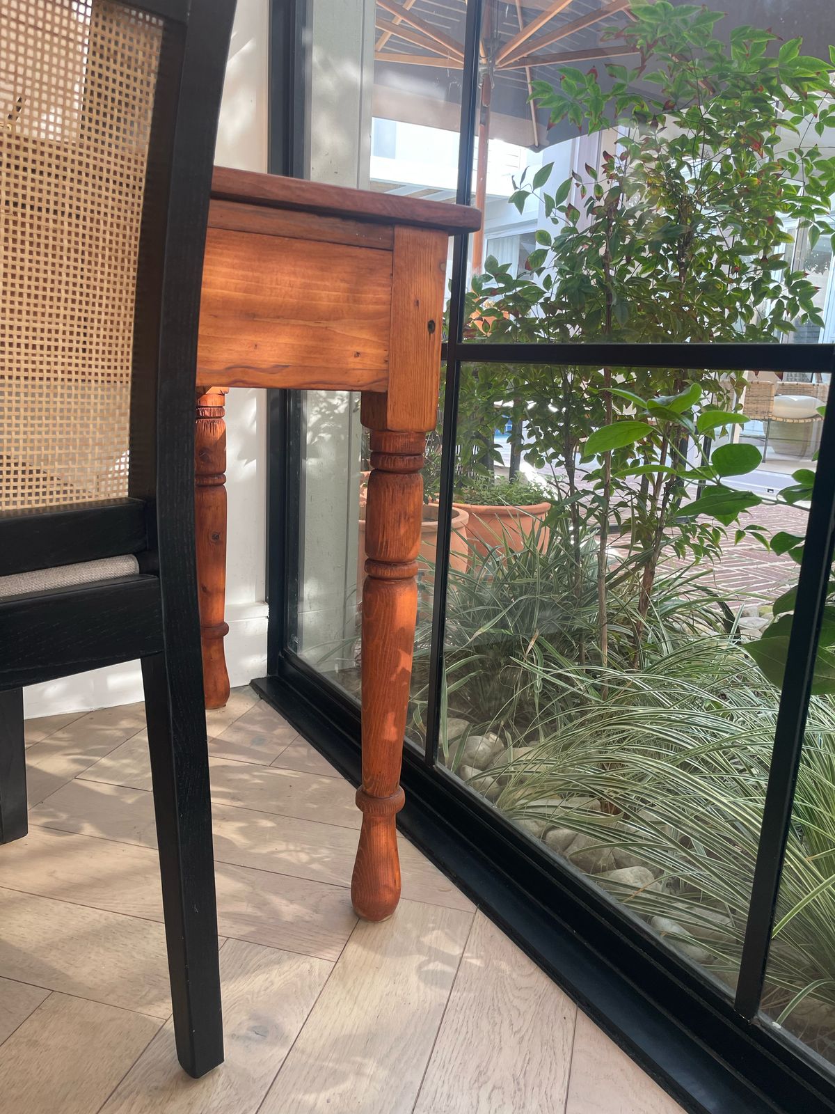 Noval Desk