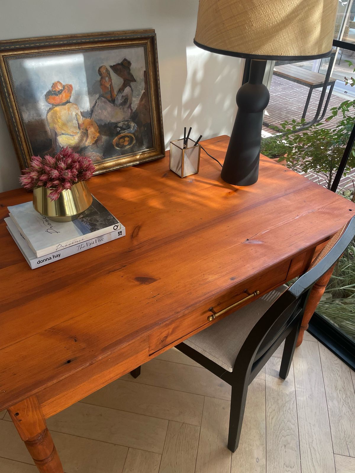 Noval Desk