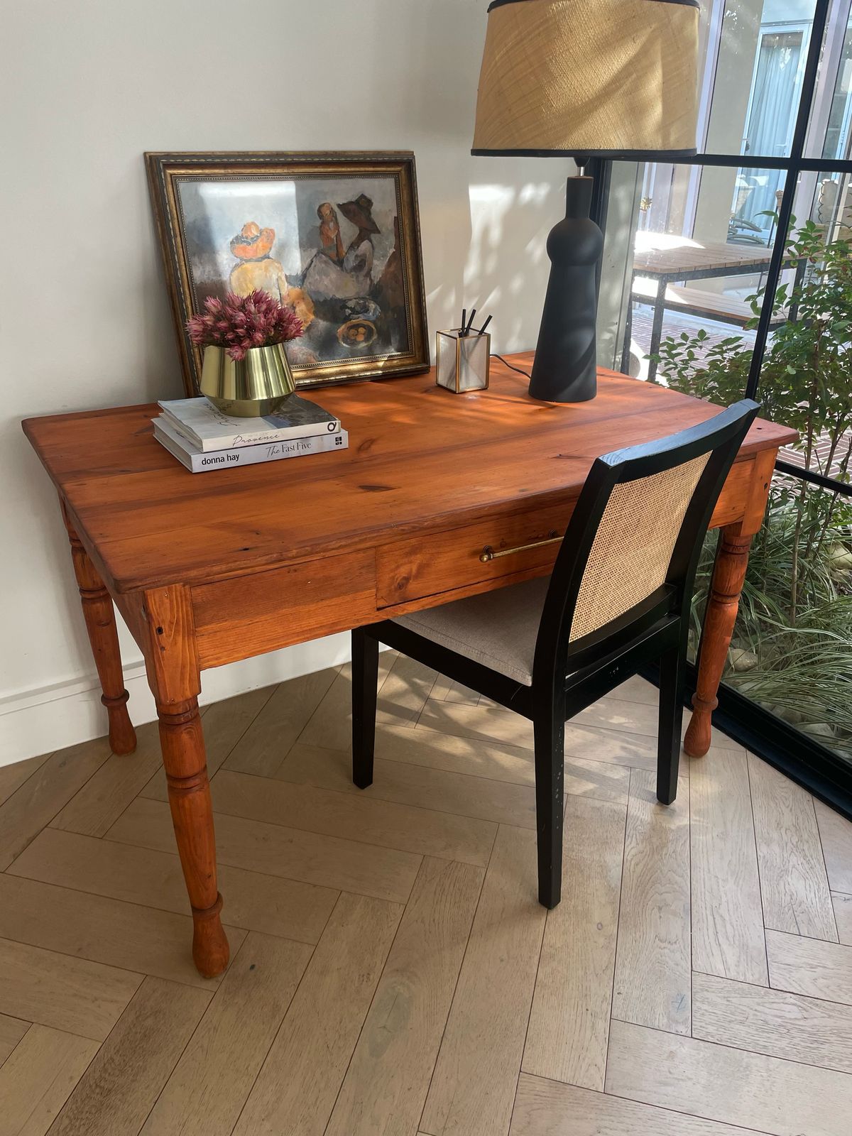 Noval Desk