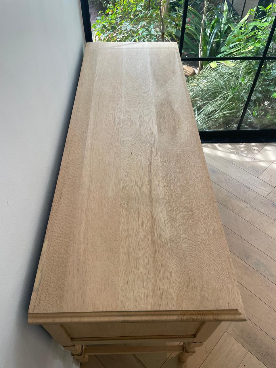 Layla Desk