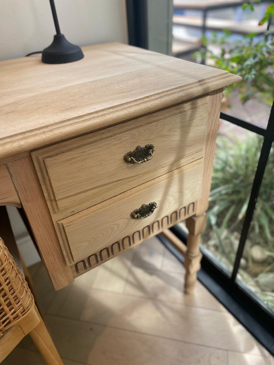 Layla Desk