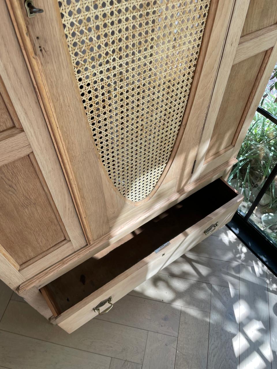 Taylor Wardrobe