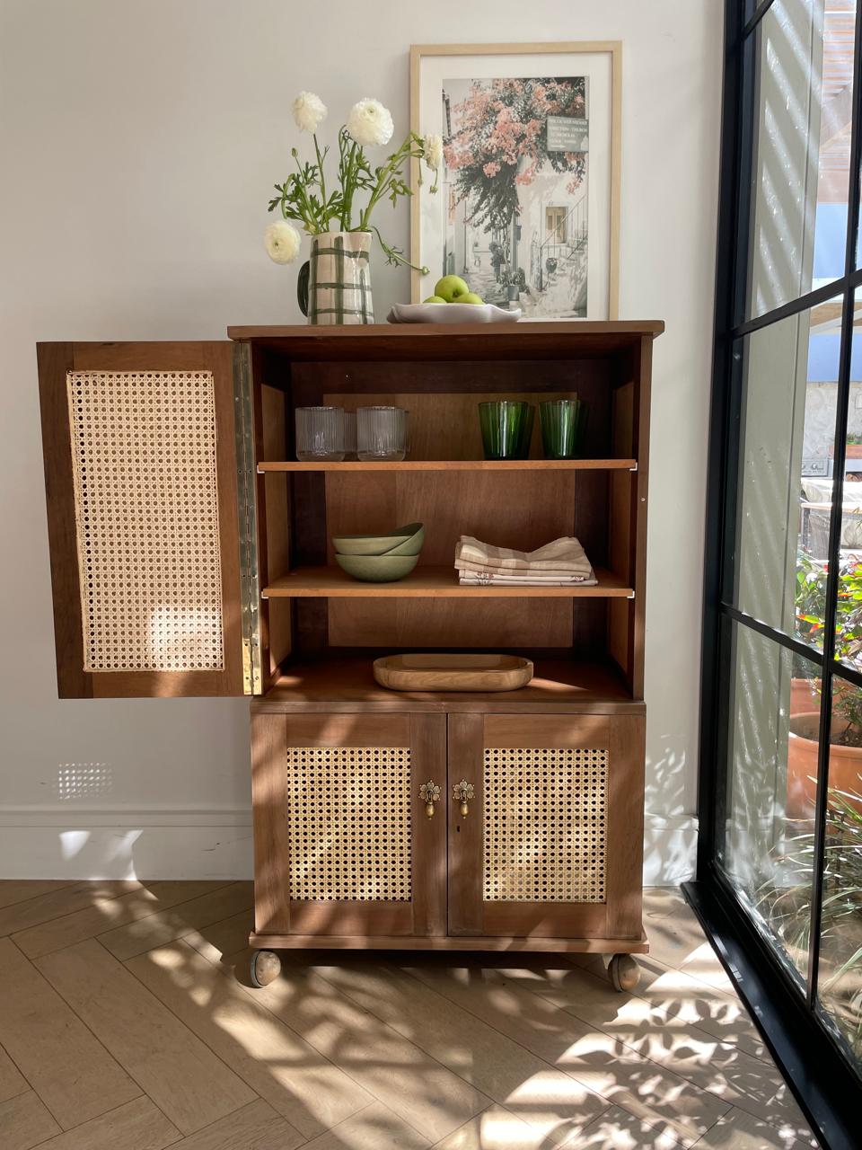 Cotsworld Drinks cabinet