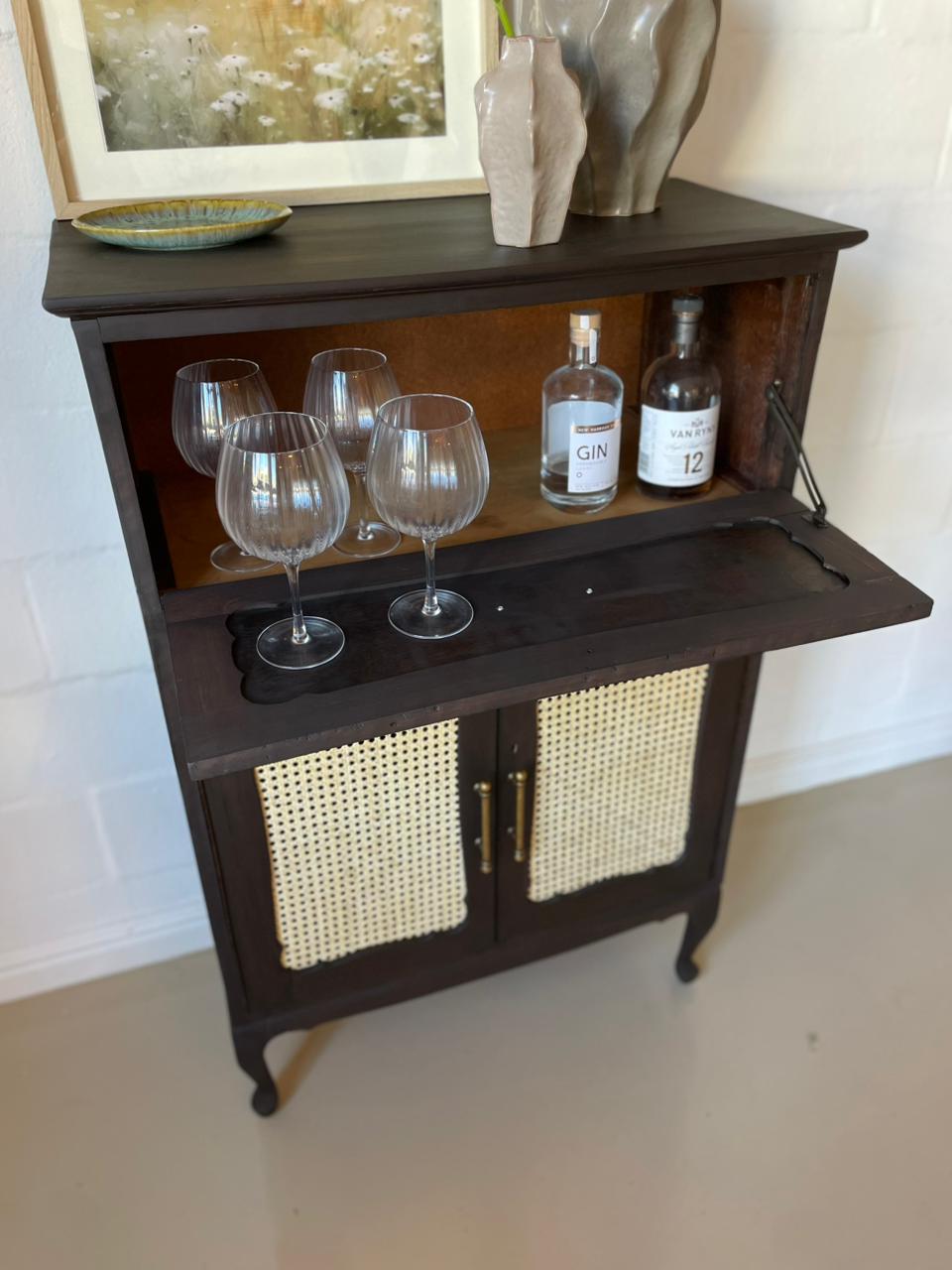 Bay Drinks Cabinet