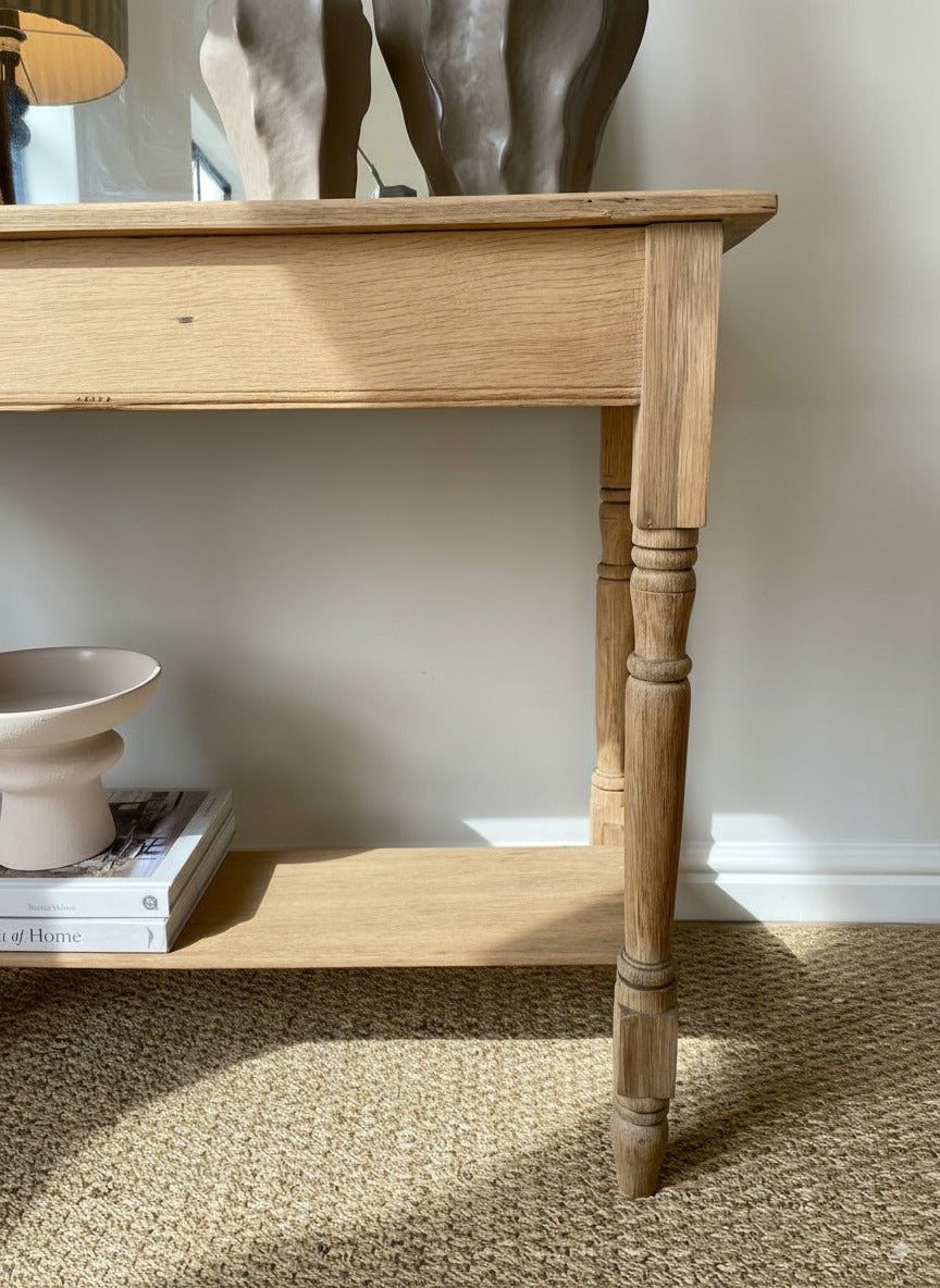 Mulbery Table