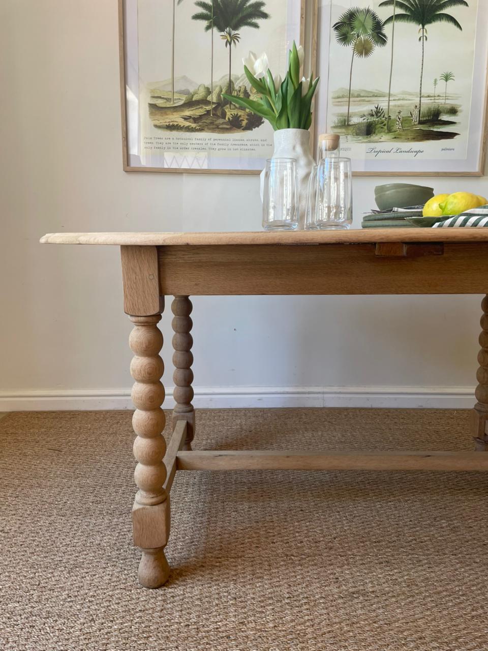 Noir Diningroom Table