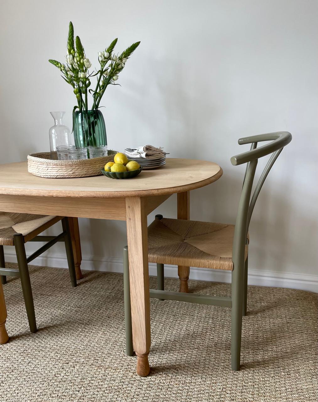 Luna Dining Table