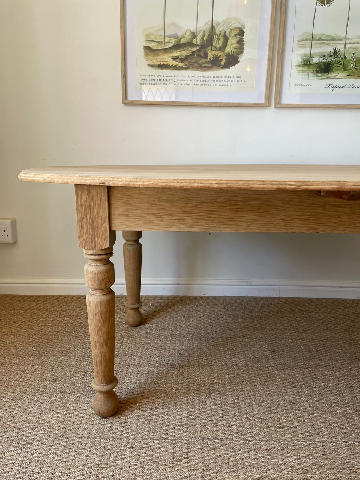 Kansas Dinning Table