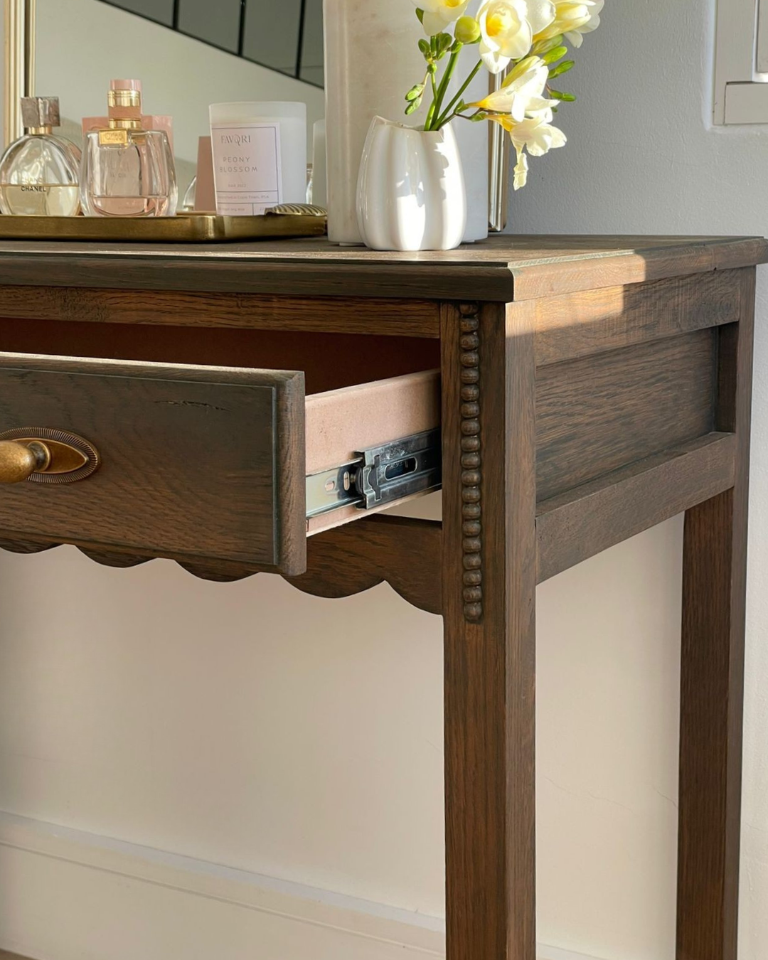 Daisy Dressing Table Chocolate  (White Willow Home Collection)