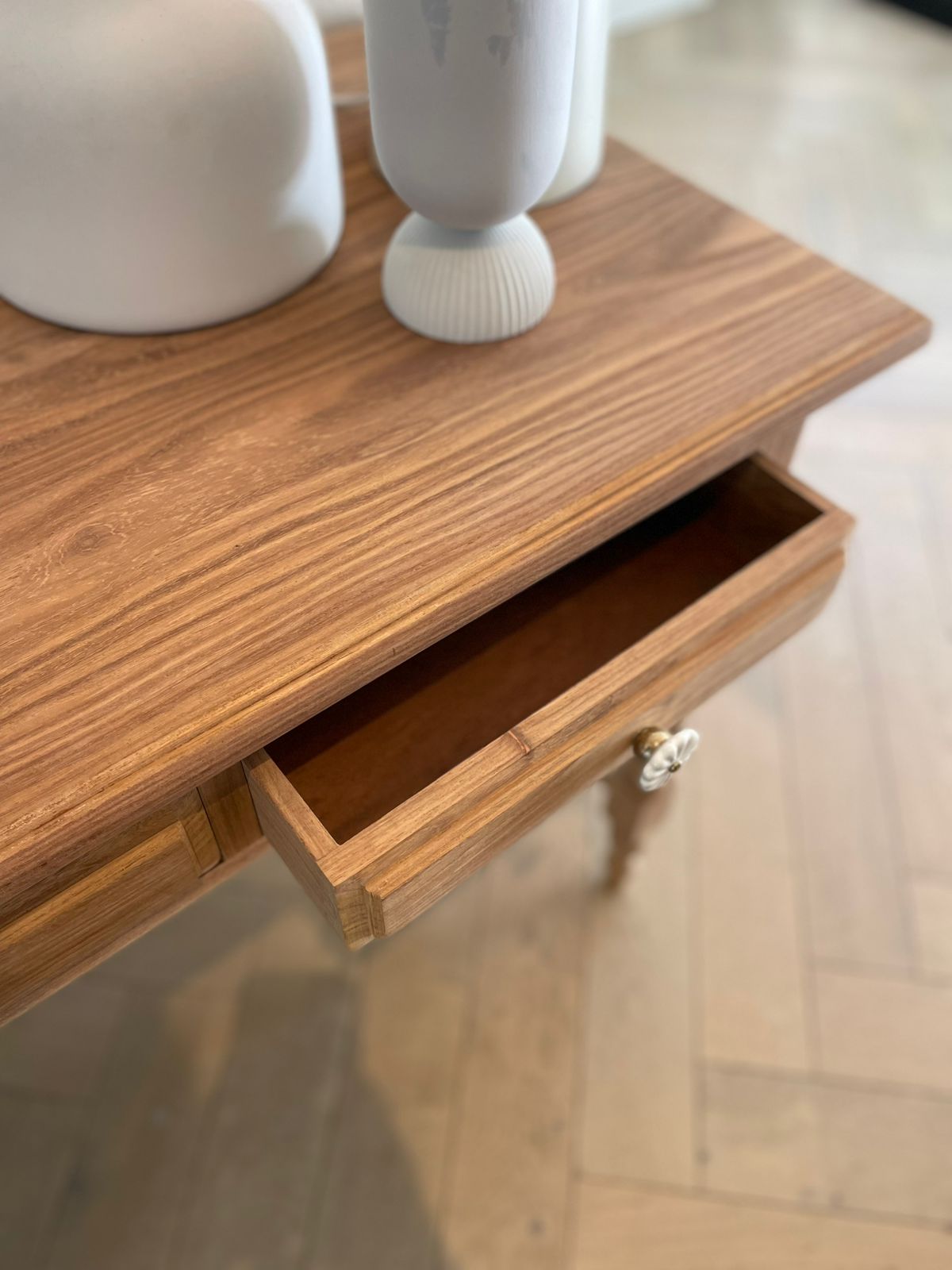 Daisy Desk