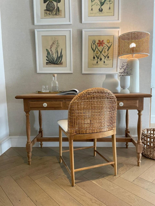 Daisy Desk