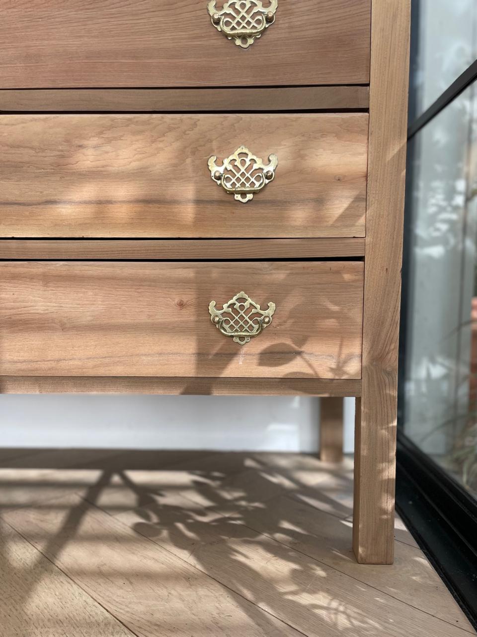 Lara Chest of Draws
