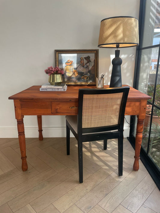 Noval Desk