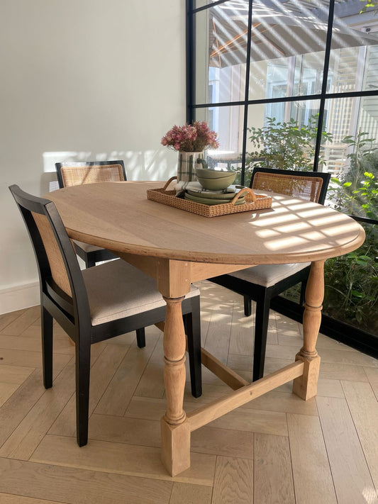 Lola Dining room Table