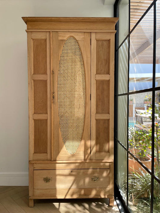 Taylor Wardrobe