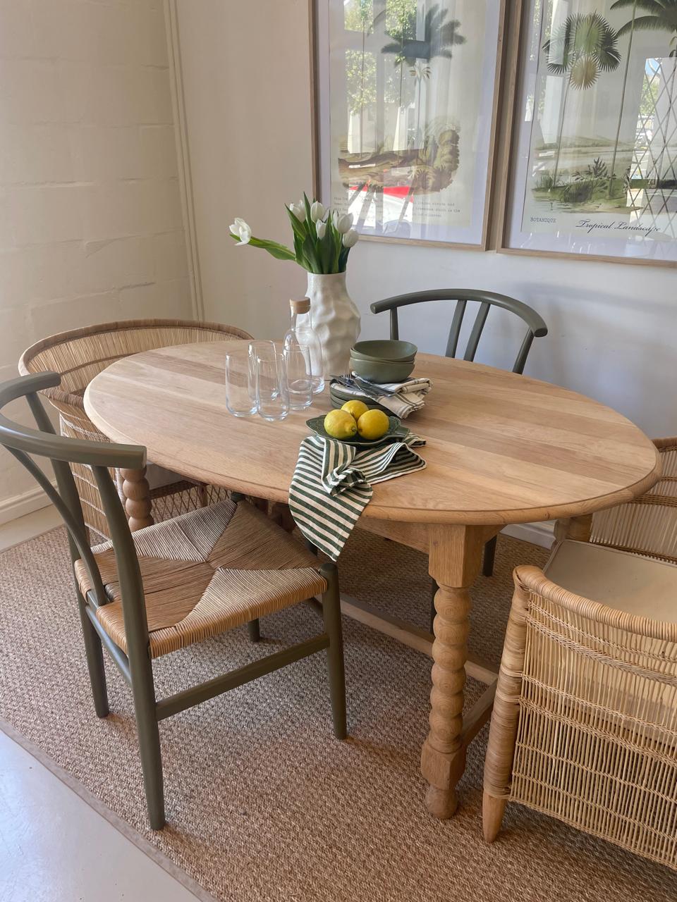Noir Diningroom Table