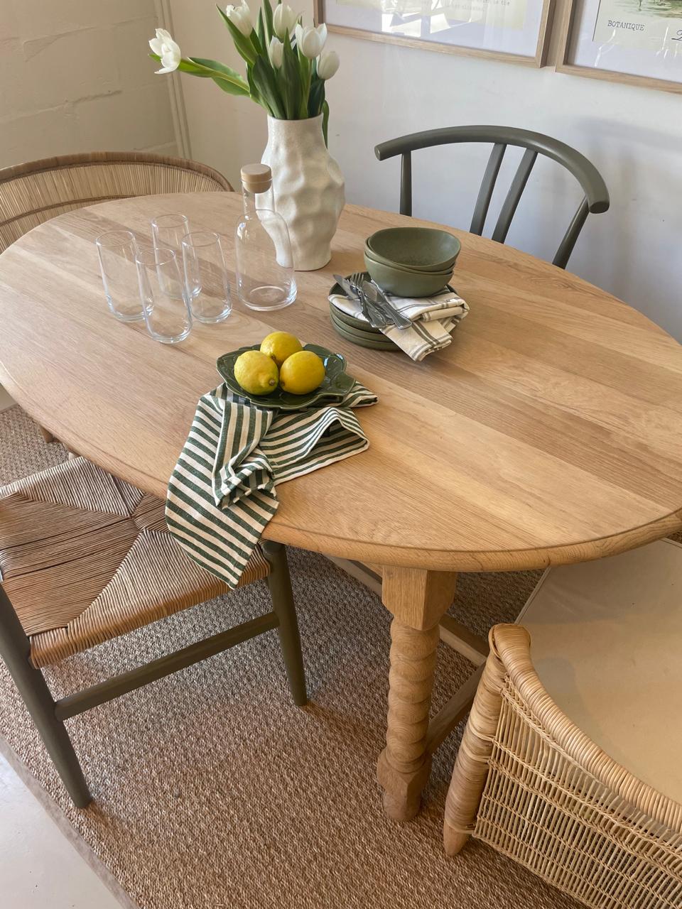 Noir Diningroom Table