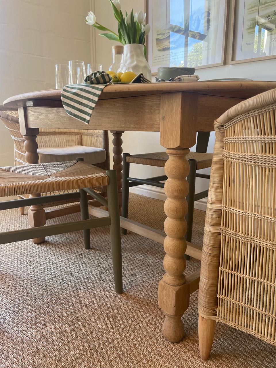 Noir Diningroom Table