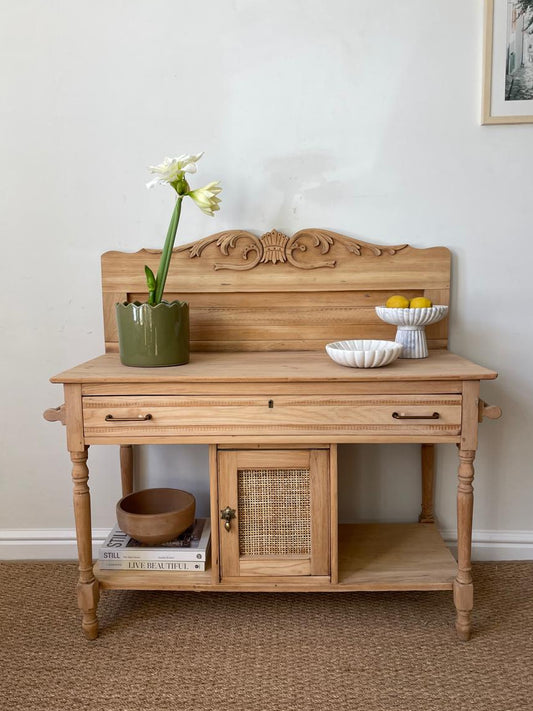 Mable Table