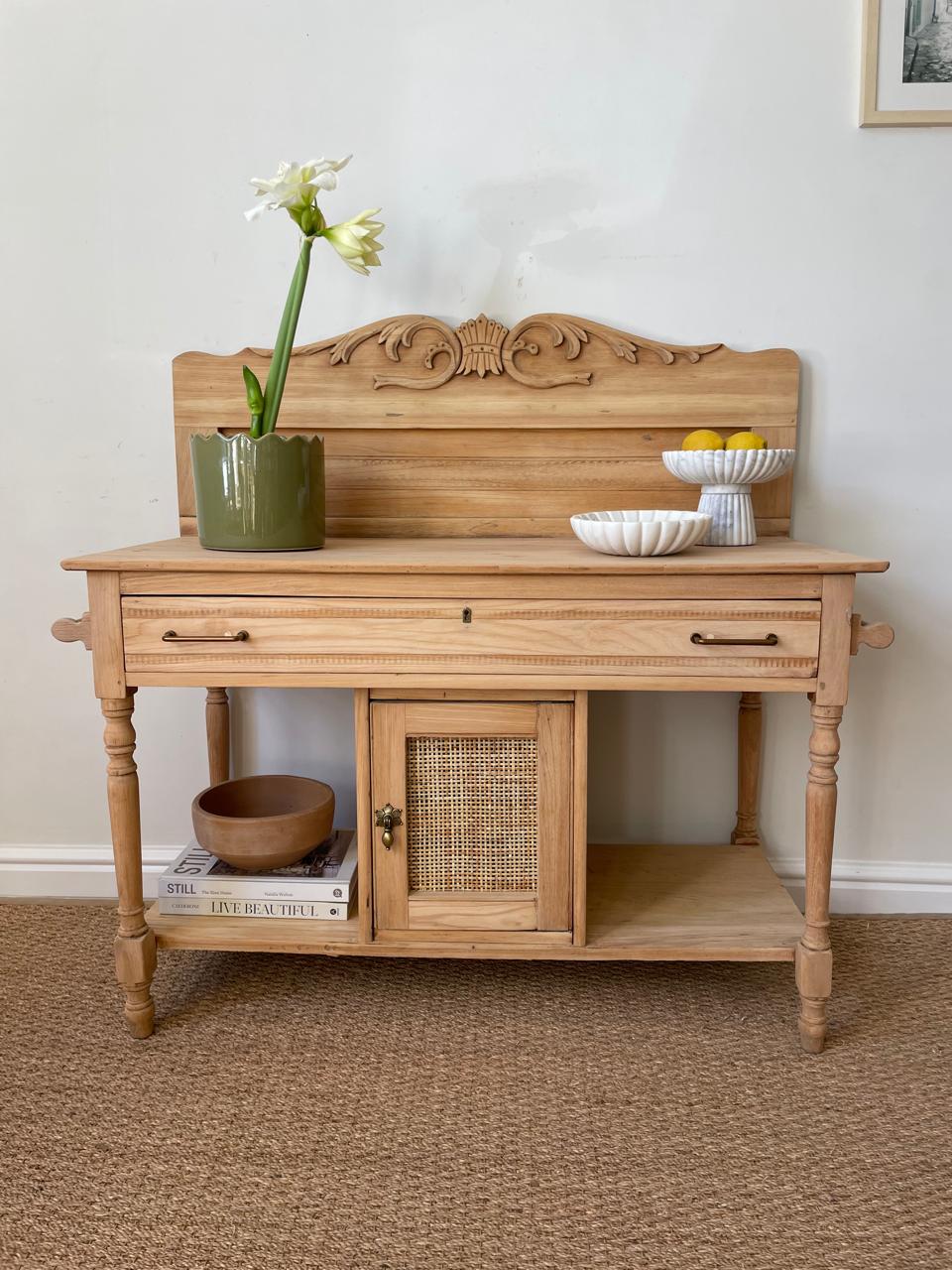 Mable Table