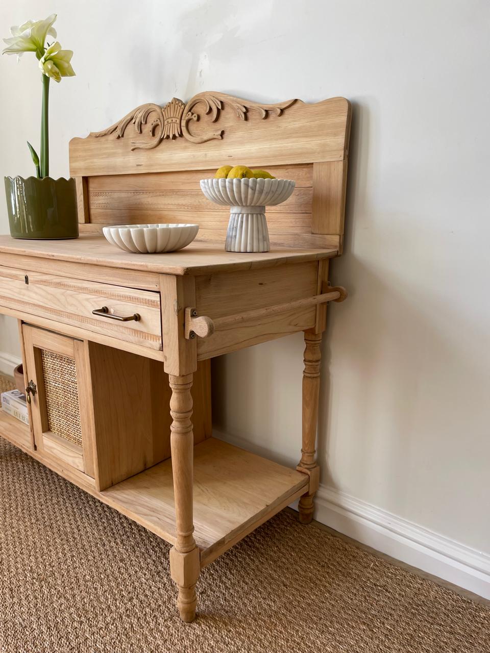 Mable Table