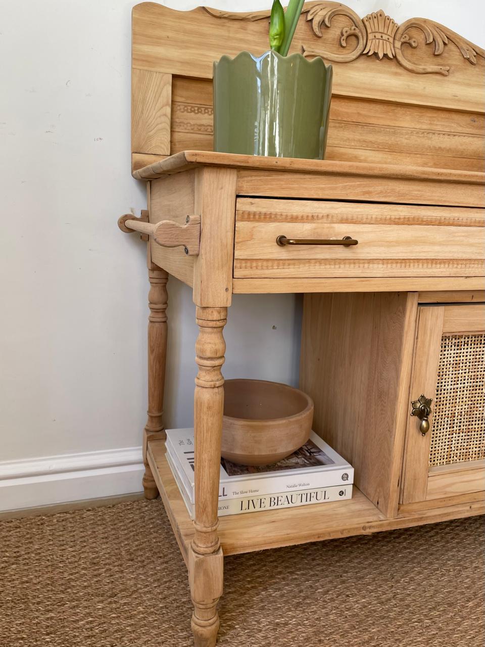 Mable Table