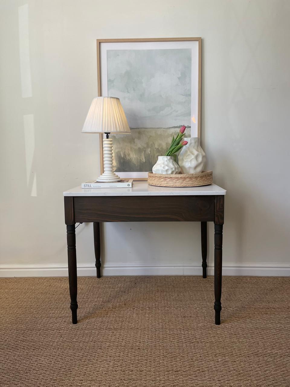 The Lina Table