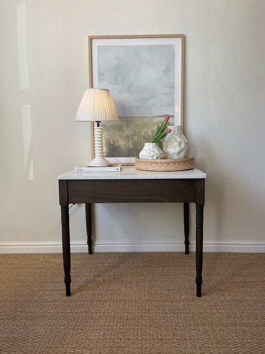 The Lina Table