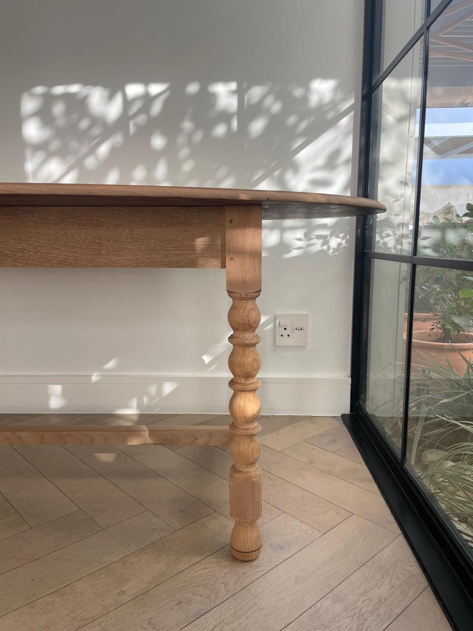 Amsterdam Diningroom Table