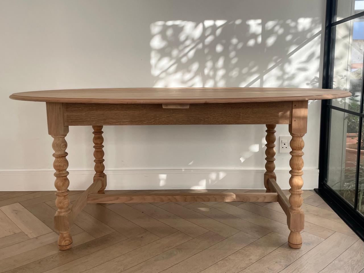 Amsterdam Diningroom Table