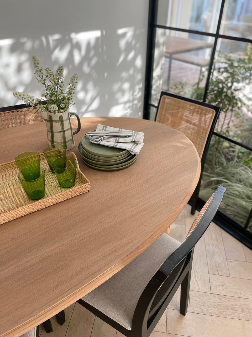 Amsterdam Diningroom Table