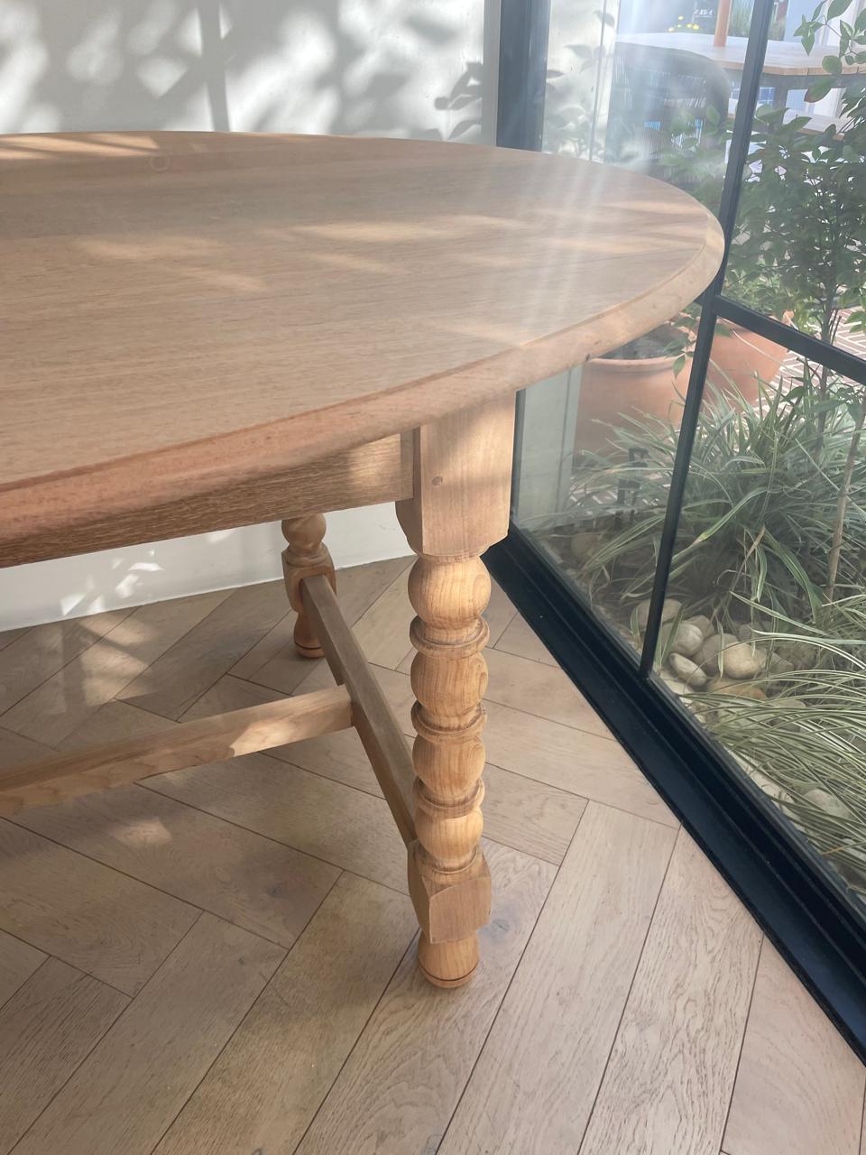 Amsterdam Diningroom Table