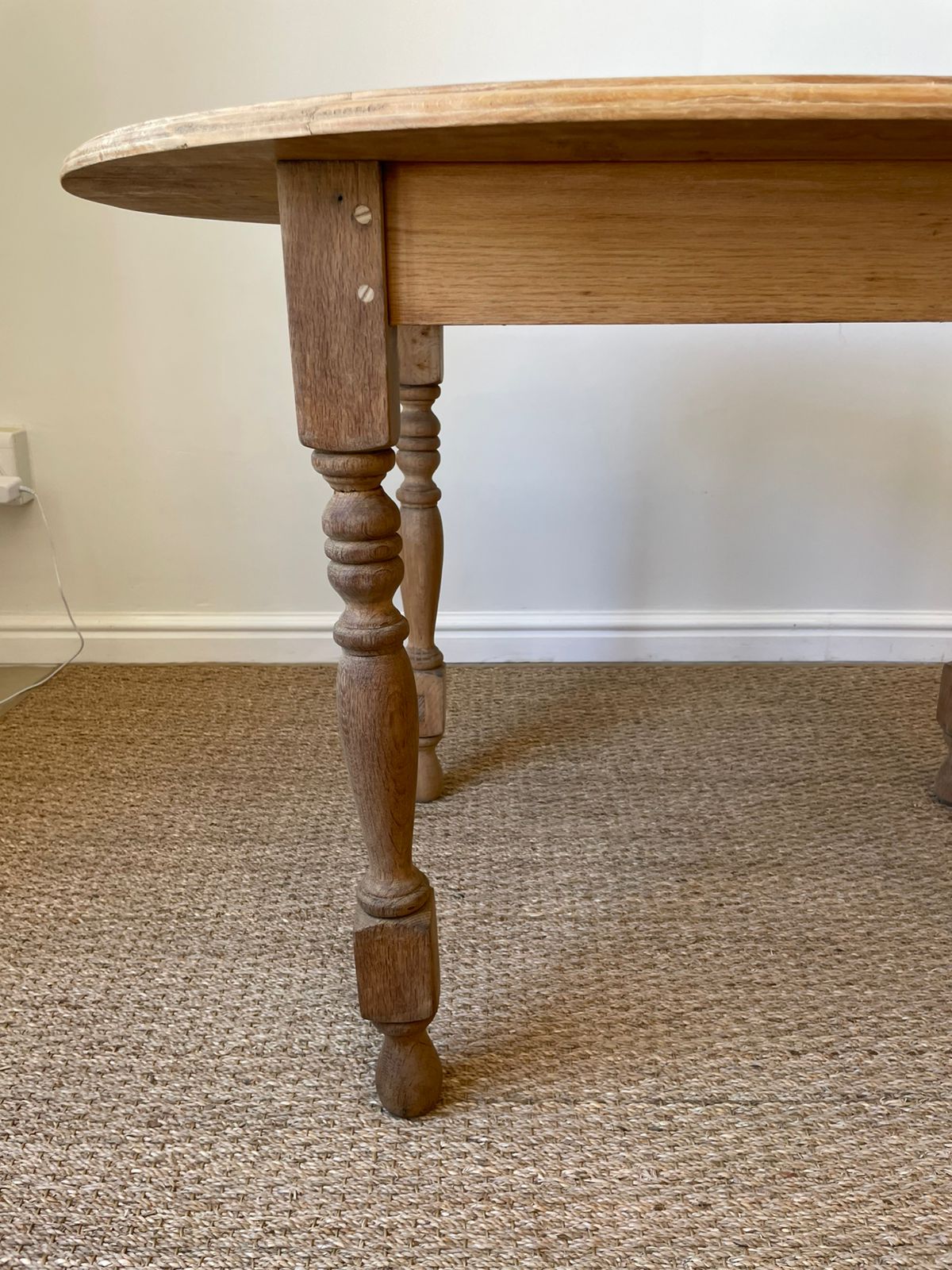 Avignon Dining Table