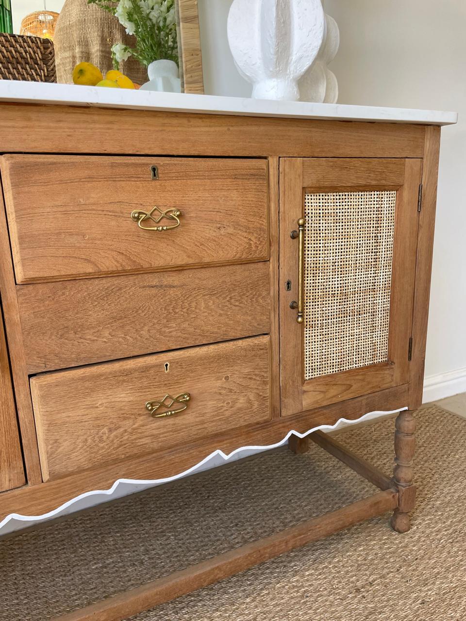 The Delhi Server/Sideboard