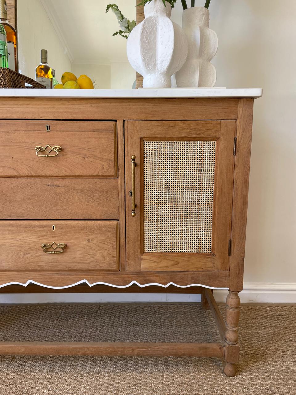 The Delhi Server/Sideboard