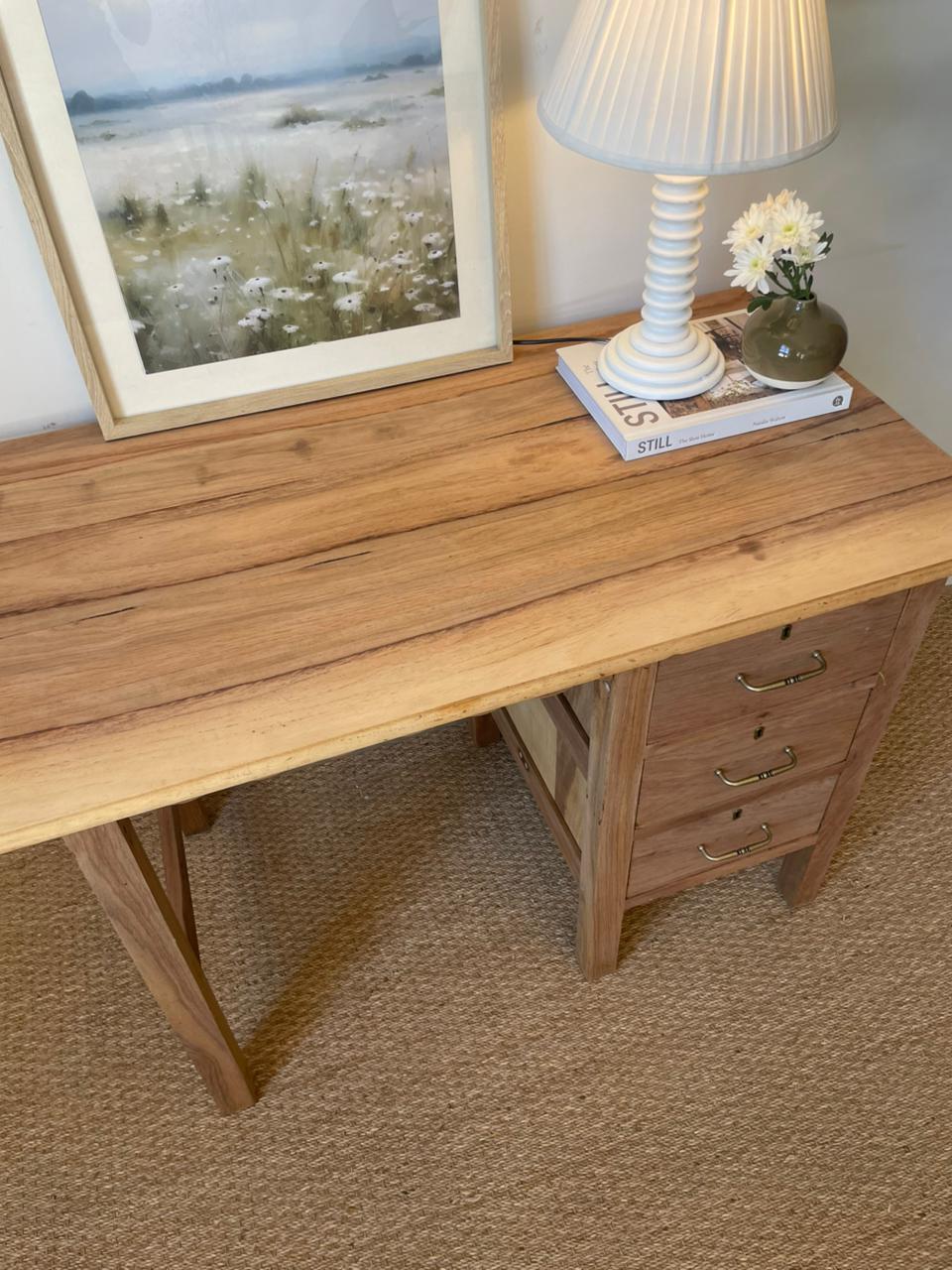 Phillipa Desk