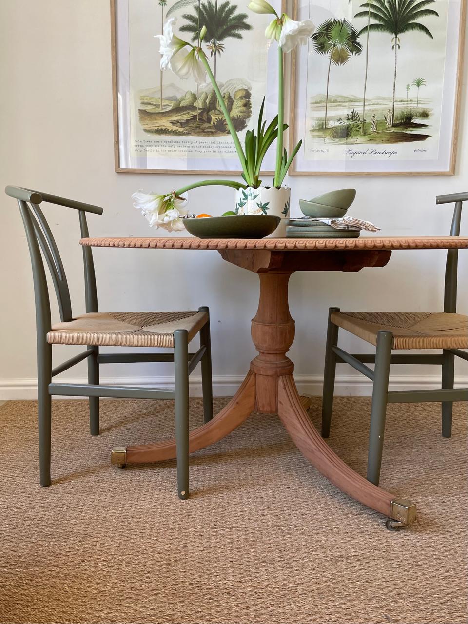 The Verona Dinning Table