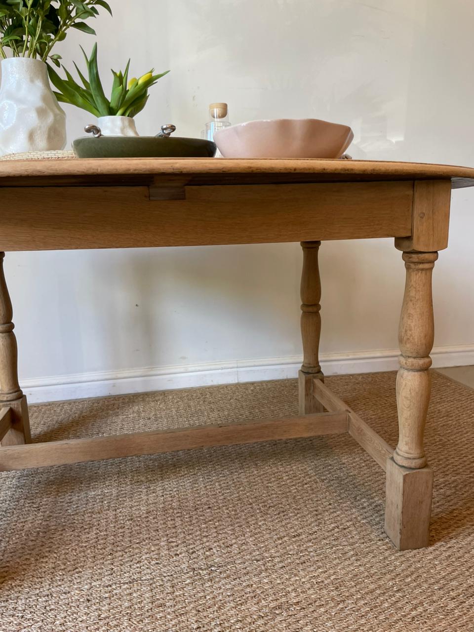Willow Dinning Table