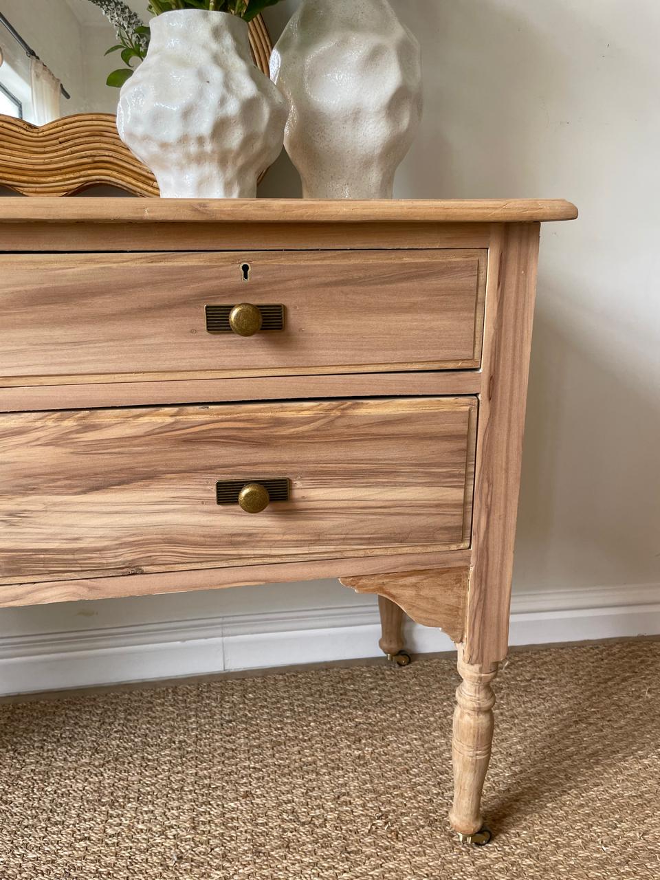 Elizabeth Chest of Draws