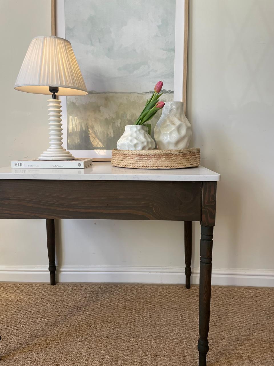 The Lina Table