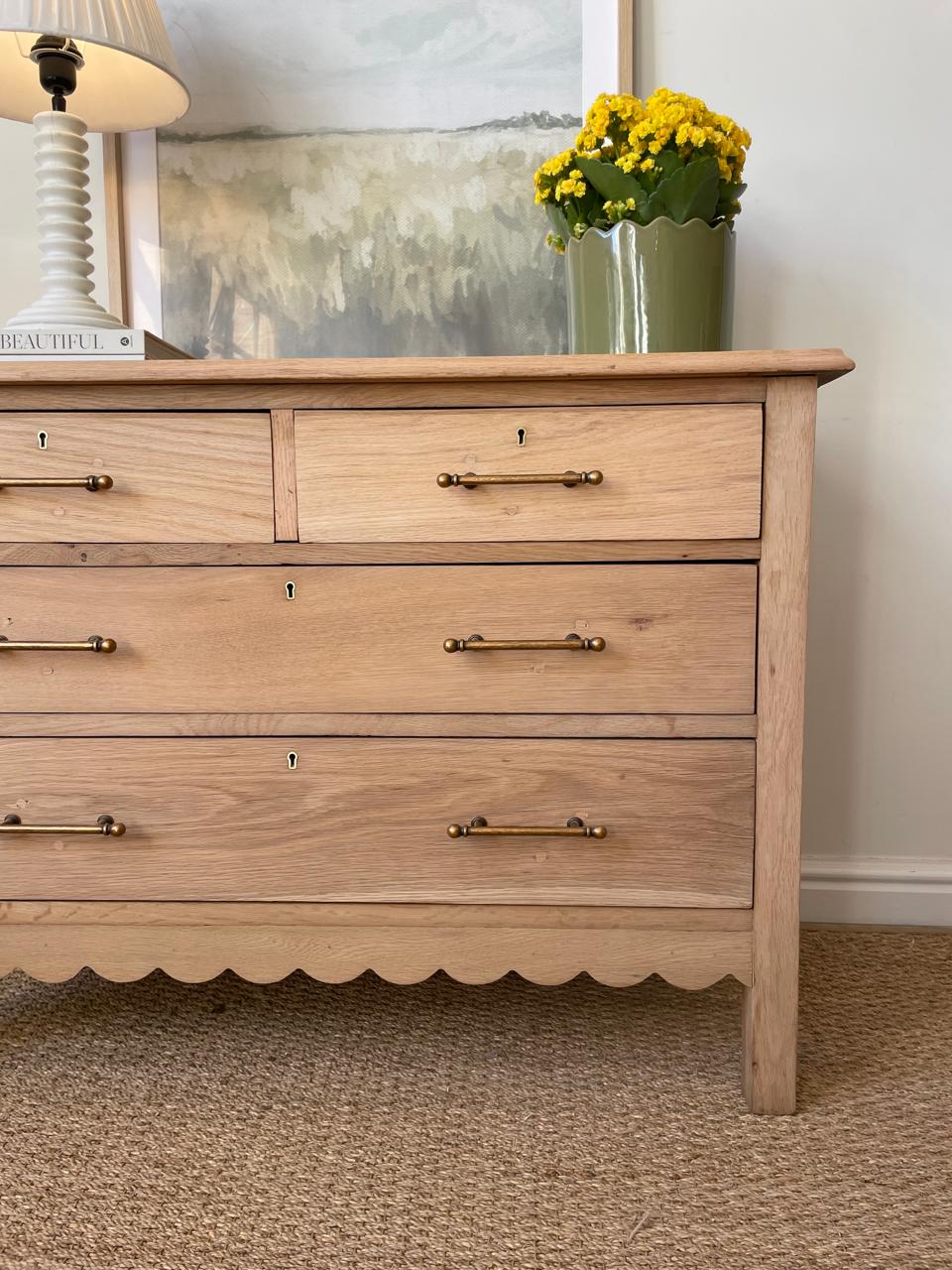 Leslie Chest of Draws