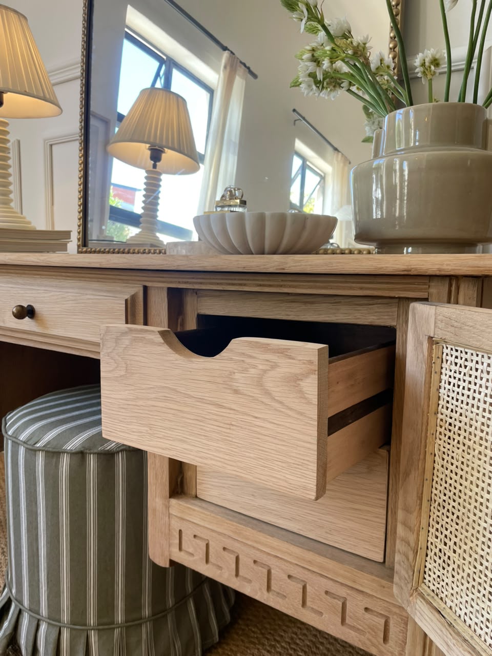 The Bella Desk/Dressing